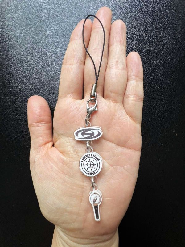 ateez phone charm v1
